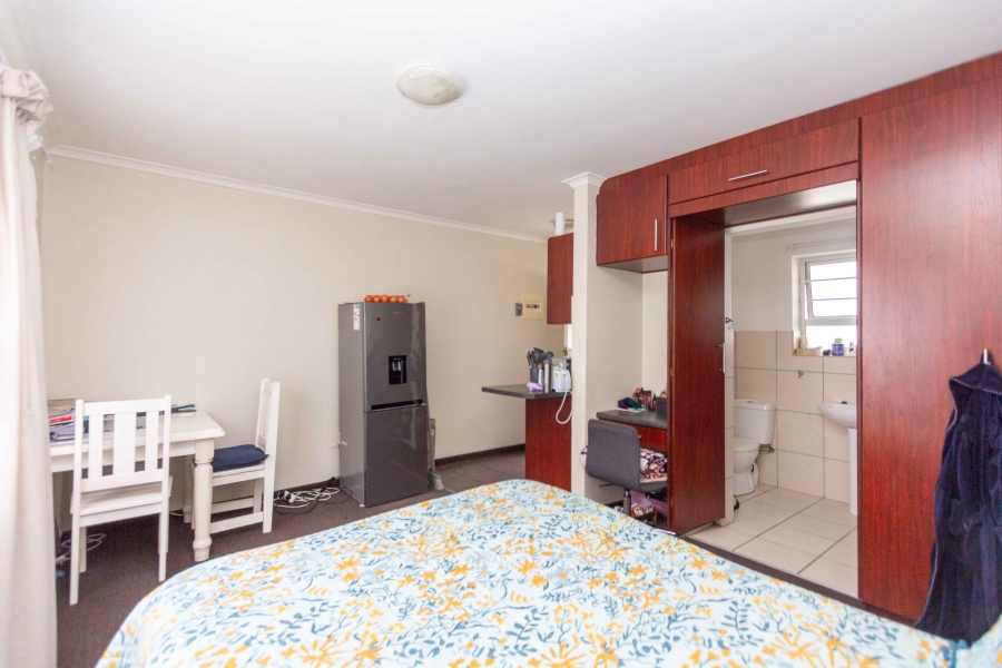 1 Bedroom Property for Sale in Summerstrand Eastern Cape